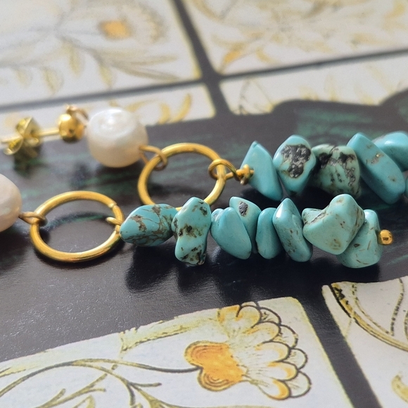 2 /$40 Turquoise Dtones Freshwater Pearl On Post Style Gold Dangle Earrings - Picture 6 of 6